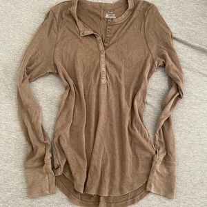 Aerie long sleeve shirt